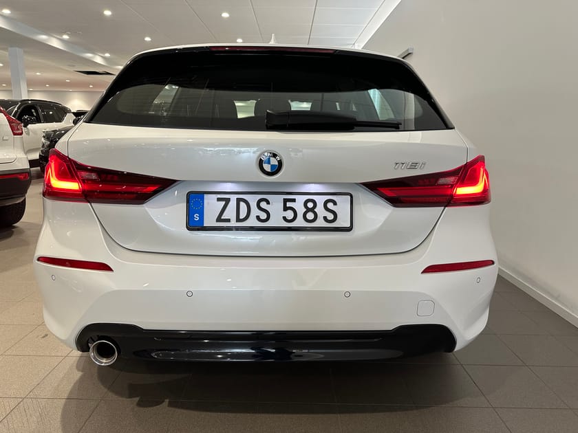 Bild 5 av BMW 118i 136HK Sport line / Parkeringssensor fram/bak / Navigation /