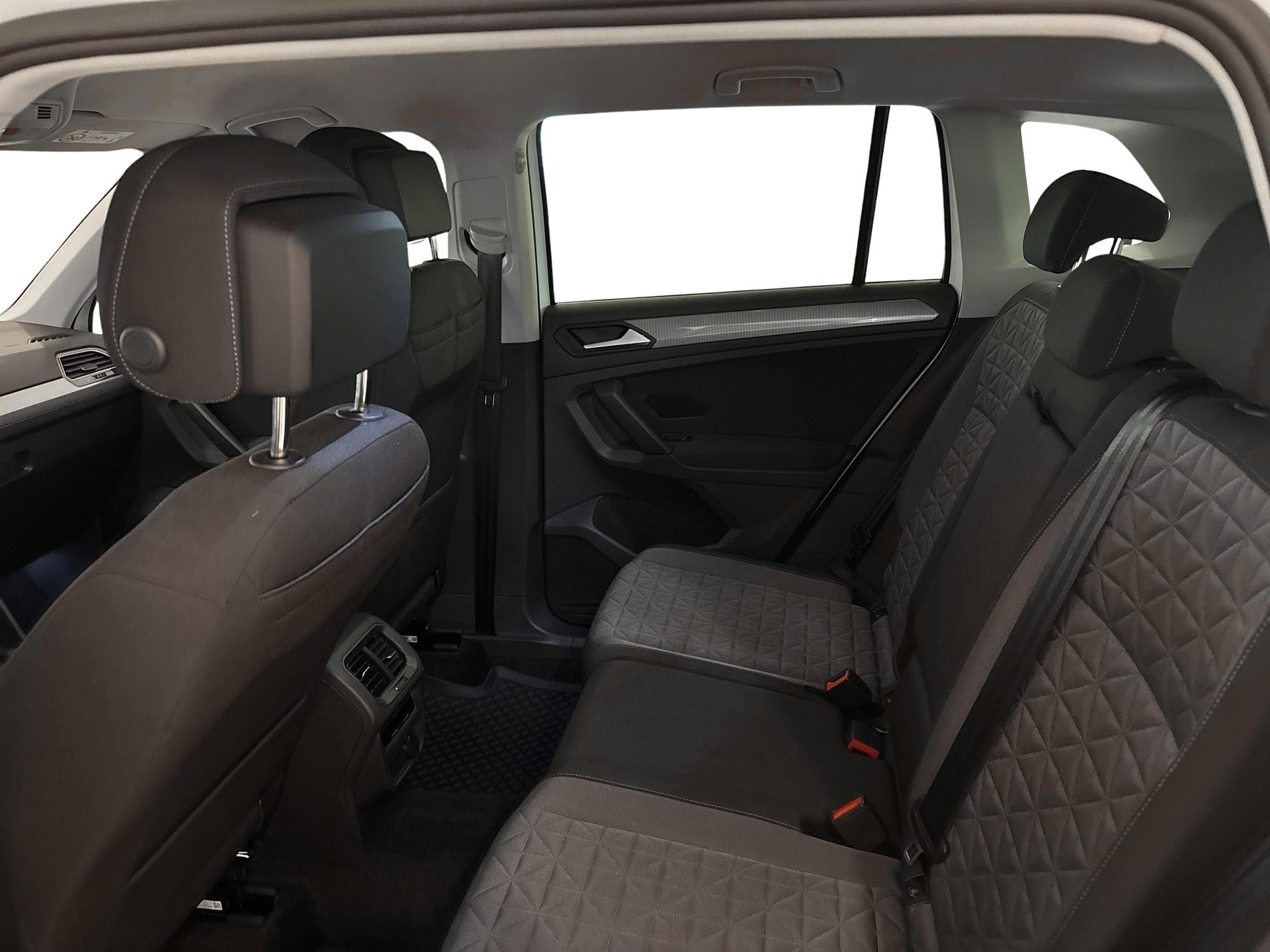 Volkswagen Tiguan 2022, kuva 7/10