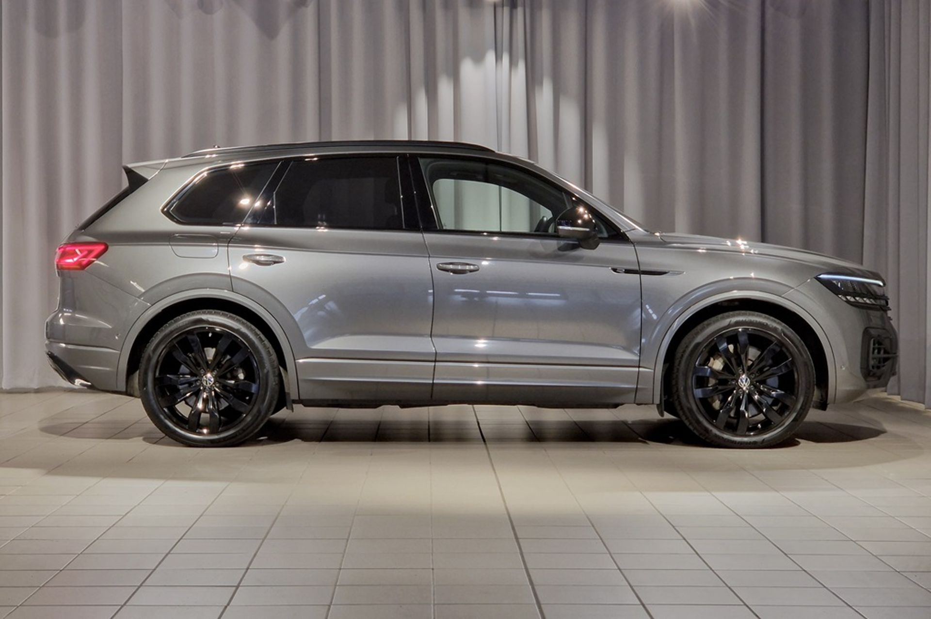 Volkswagen Touareg R eHybrid 2021, bild 4/21