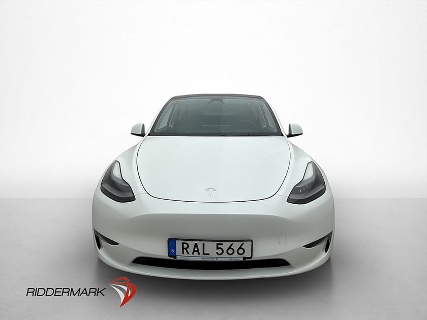 Bild 3 av Tesla Model Y Long Range AWD Pano Autopilot Navi Drag MOMS