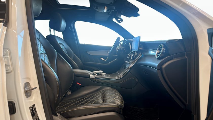 Bild 3 av Mercedes-Benz AMG GLC 63 S Coupé 4MATIC+