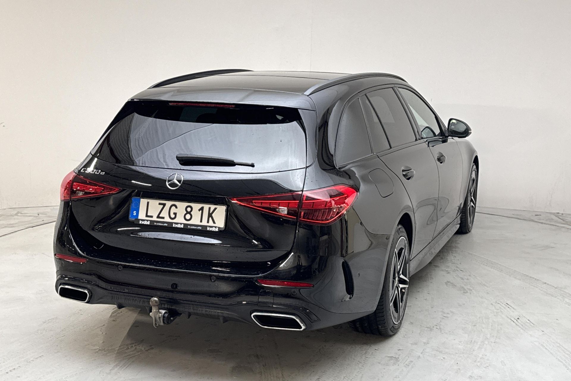 Mercedes-Benz C 300 T e 2024, bild 3/10