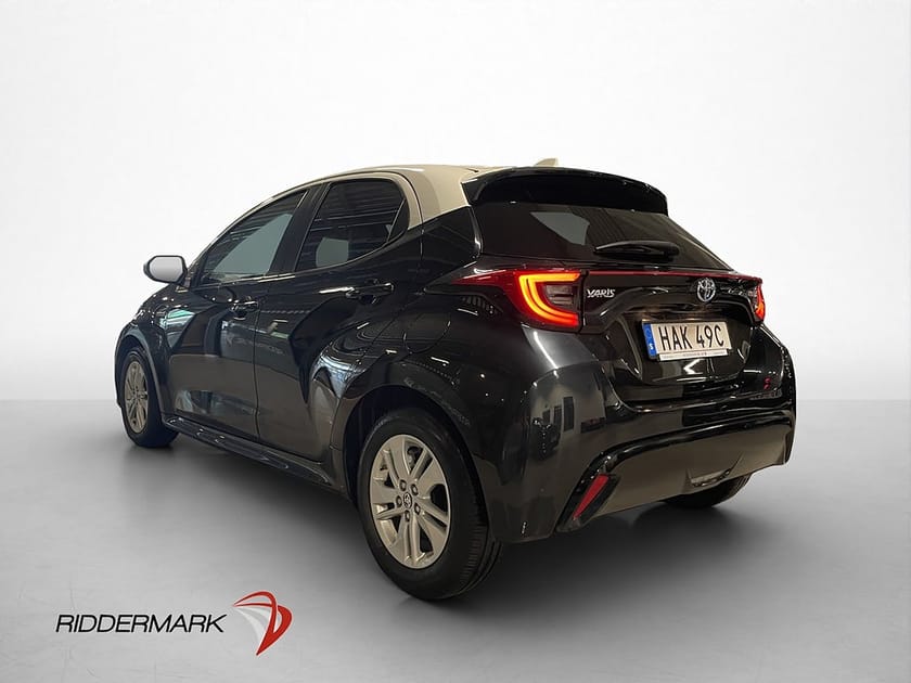 Bild 4 av Toyota Yaris Hybrid Style Bi-Tone JBL Kamera Halvskinn