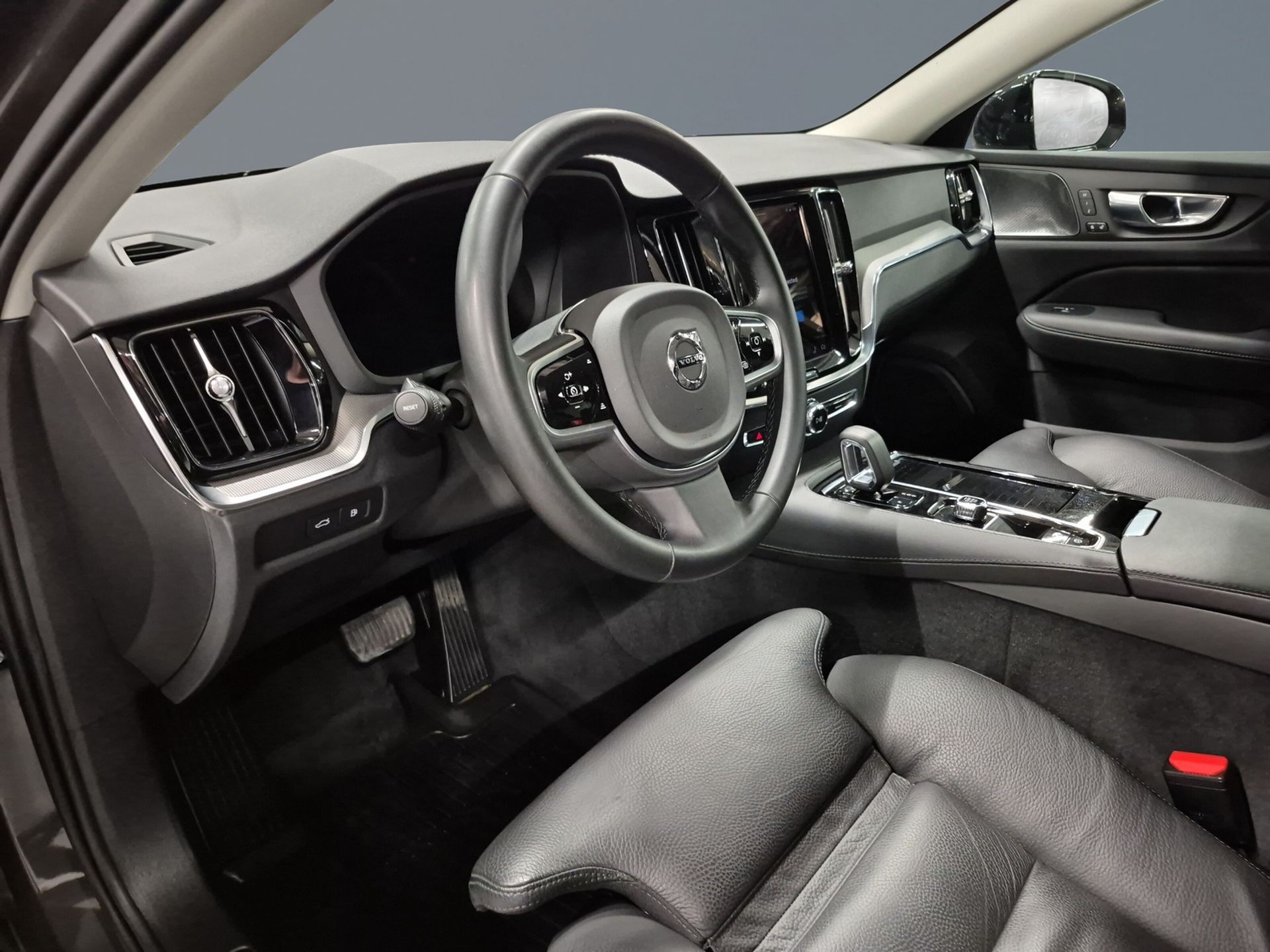 Volvo V60 T6 Plus Dark Nordic 2025, bild 5/10