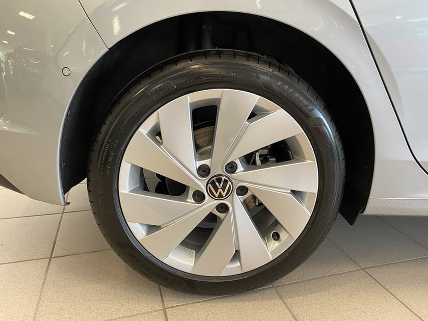 Bild 3 av Volkswagen Golf LIFE 1,5 eTSI 150  DSG7