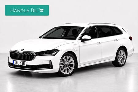 Škoda Superb iV Kombi Plug-in Cockpit P-värm Navi Rattv Moms Dragkrok