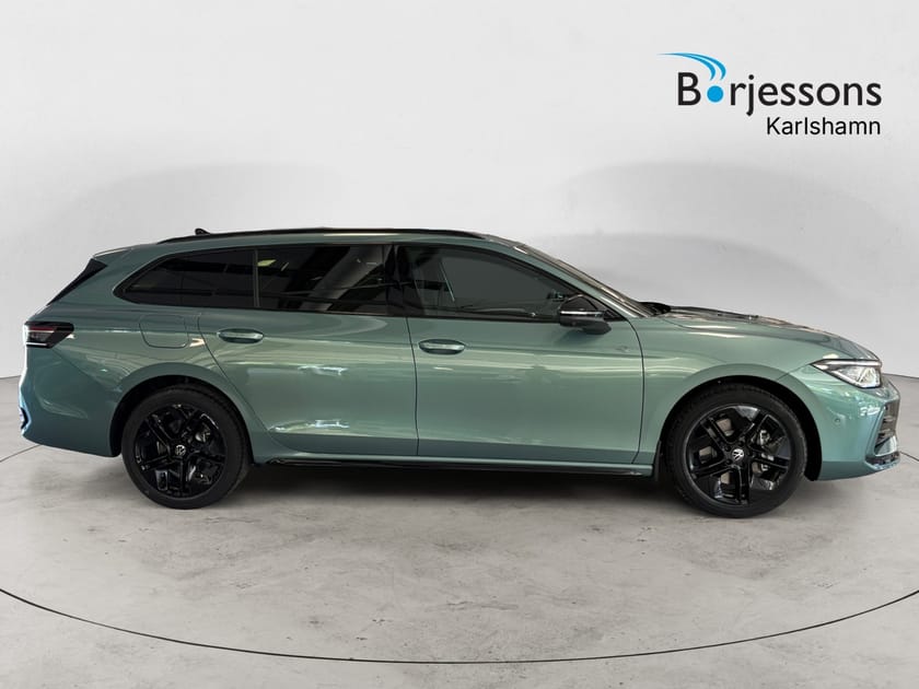 Bild 2 av Volkswagen Passat Variant eHybrid Laddhybrid 272Hk SWE Edt R-Line