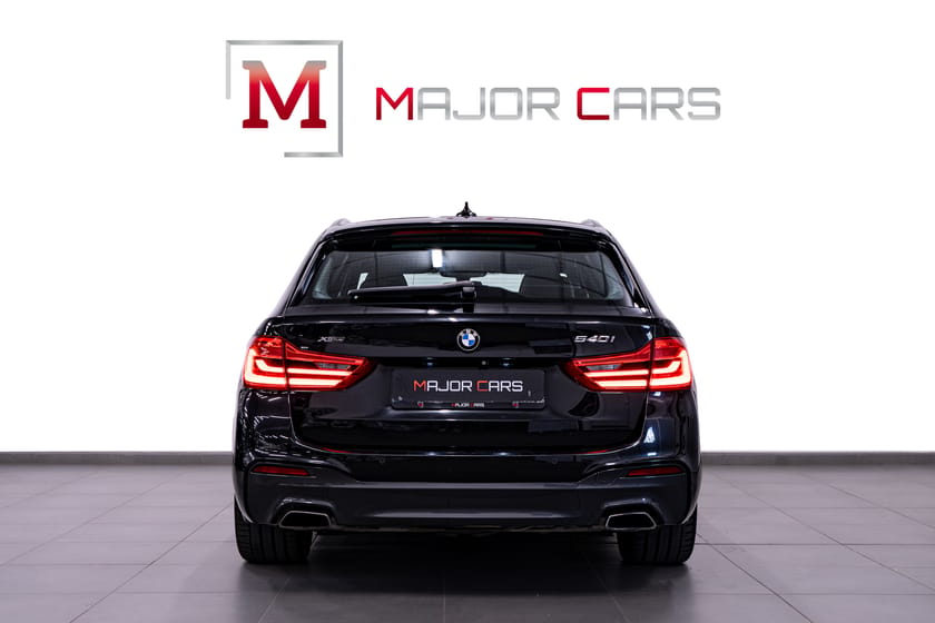 Bild 5 av BMW 540i xDrive Touring M Sport Pano B&W Komfstol DAP 360° HuD Drag
