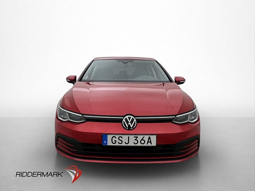 Bild 2 av Volkswagen Golf 1.0 eTSI 110hk Cockpit P-Sensorer CarPlay