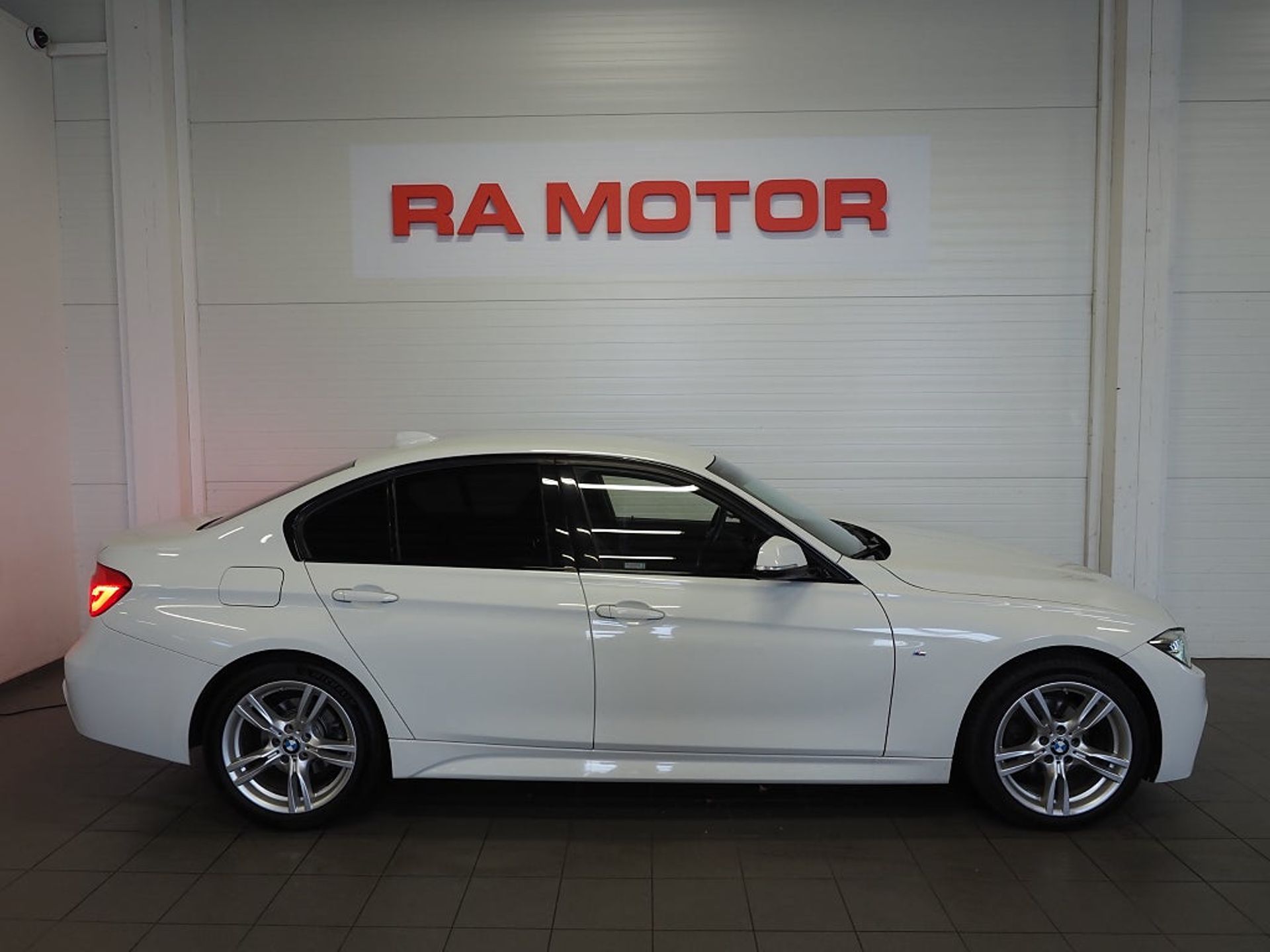 BMW 320 d Sedan xDrive 190hk M Sport 2018, bild 4/10