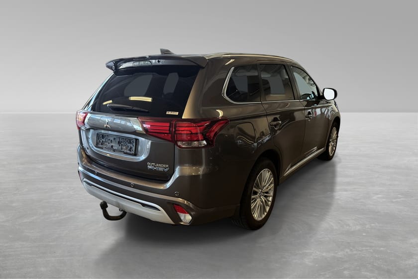Bilde 5 av Mitsubishi Outlander PHEV Instyle+ 2.4 AWD/ Skinn/ Acc/ H.feste/ 360/ Dab/ +++