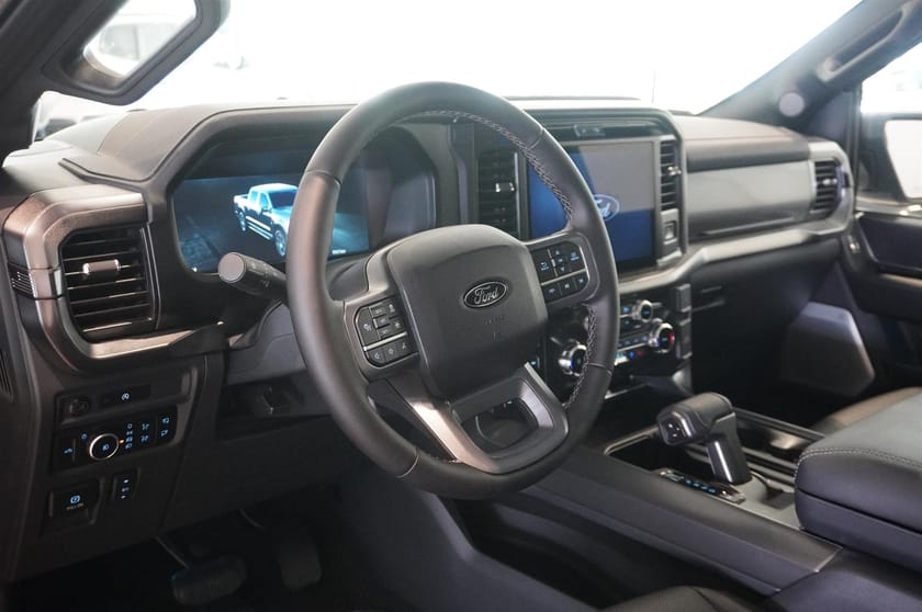 Bild 2 av Ford F-150 SuperCrew Lariat Black Edition 5.0l V8