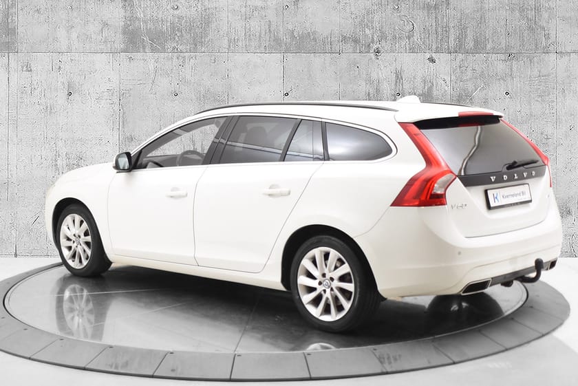 Bilde 2 av Volvo V60 D4 AWD 190hk Momentum H.Feste/Webasto