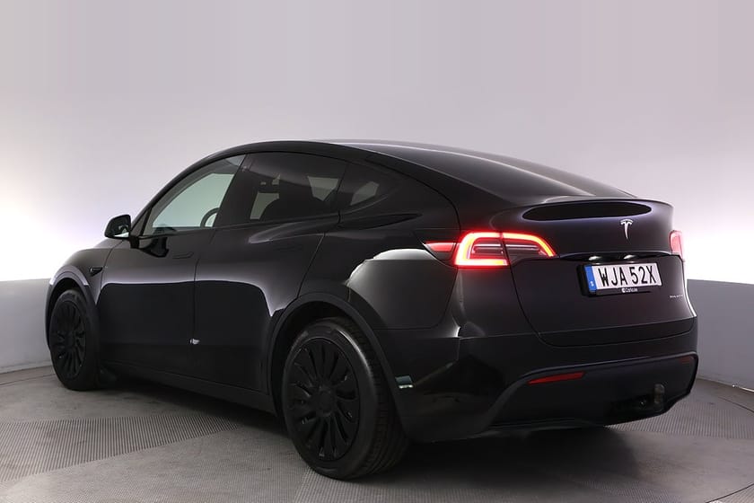 Bild 4 av Tesla Model Y Long Range AWD Autopilot Acc.Boost Pano Drag