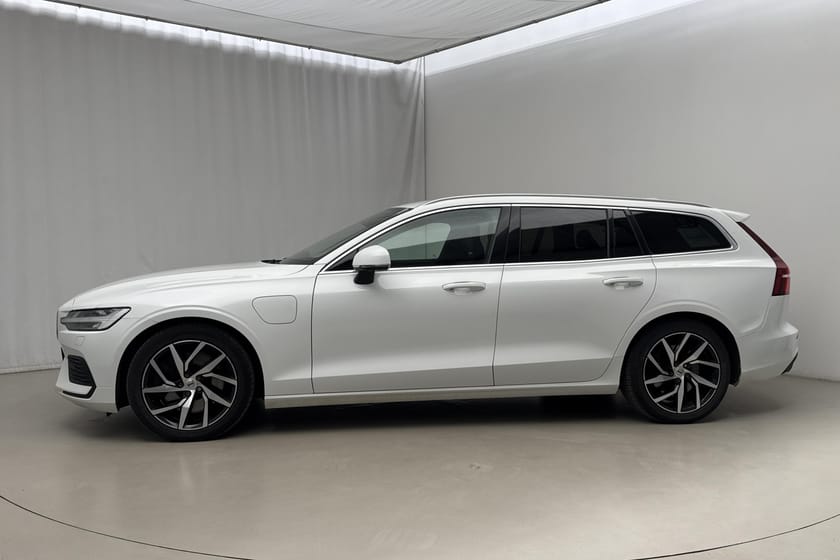 Bild 2 av Volvo V60 T6 AWD Twin Engine (340hk) Momentum Advanced