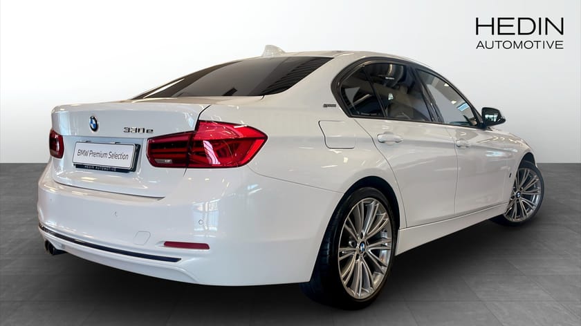 Bild 2 av BMW 330e Sedan Rattvärme HUD Farthållare PDC