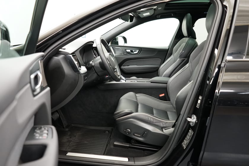 Bild 5 av Volvo XC60 T6 Plus Black Nordic Edition, Dragkrok