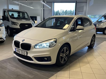 BMW 218d Active Tourer Pano HUD H K Kamera Drag