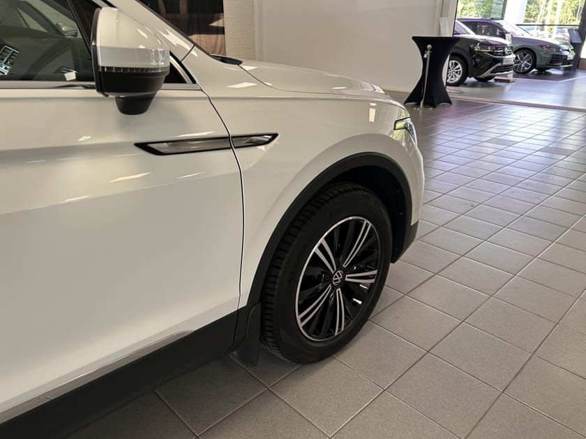 Bild 2 av Volkswagen Tiguan 2.0 ELE DT147TDI D7A