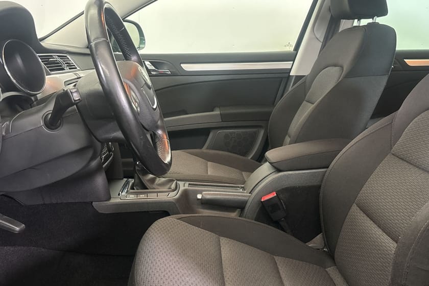 Bild 4 av Škoda Superb 1.8T 4X4 Navi F-Hållare NYBESIKTIGAD