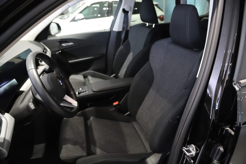 Bild 5 av BMW X1 sDrive18i sDrive 18i Dragkrok Sportstolar Backkamera - Autowåx Bil AB