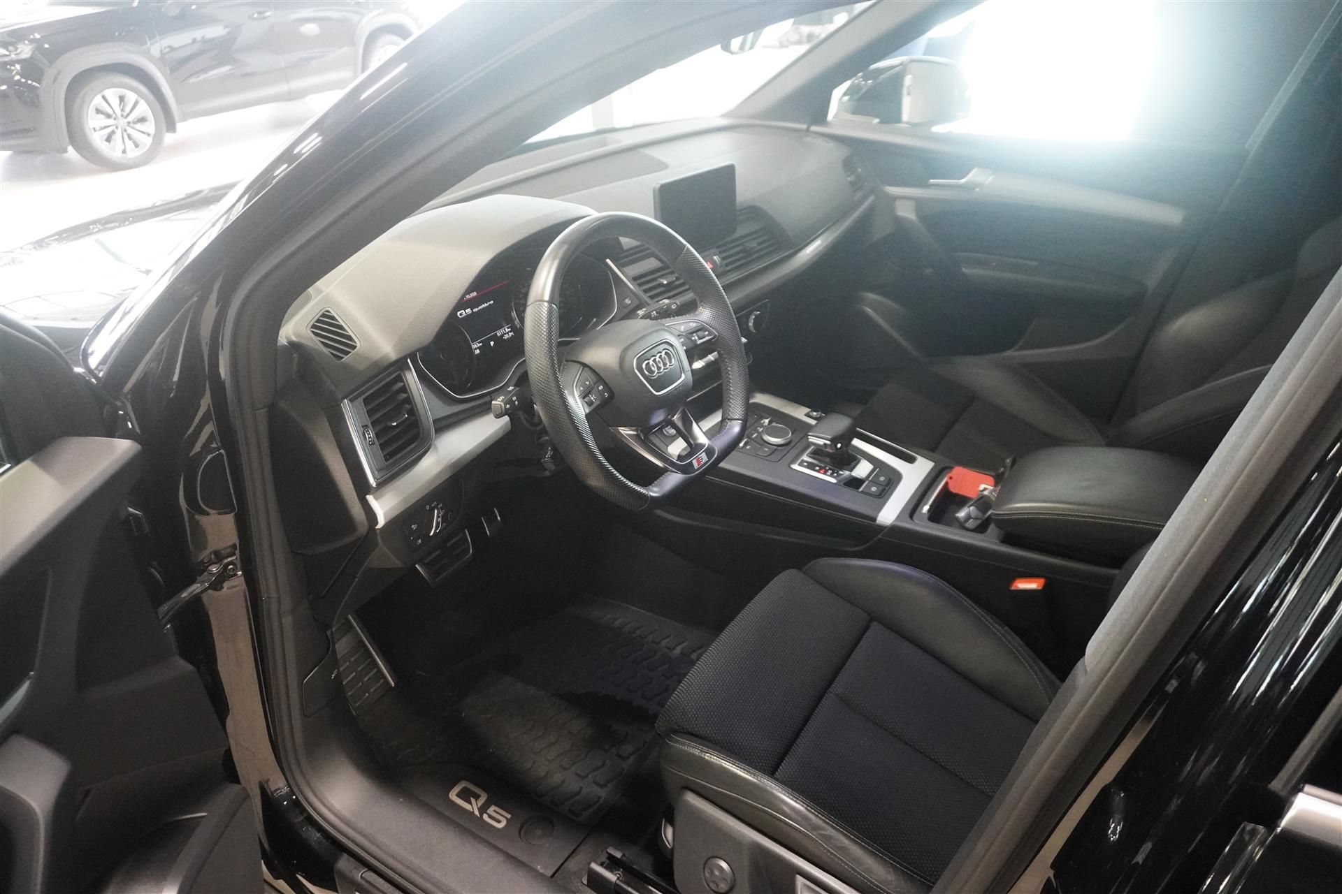 Audi Q5 2019, bild 2/10