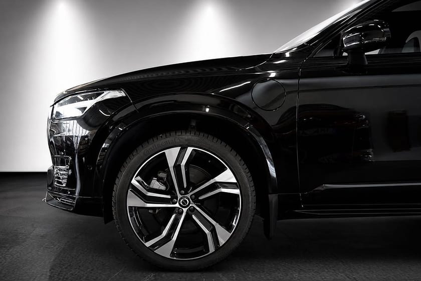 Bild 3 av Volvo XC90 7 Säten T8 Ultra Dark Edition Plug-In 7-sits B&W HUD Pano 360°