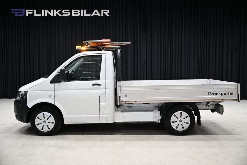 Bild 1 av Volkswagen Transporter Chassi Cab DSG 140HK Flak|Dragkrok|Flobyflak|3-Sits|NyKamrem|Moms