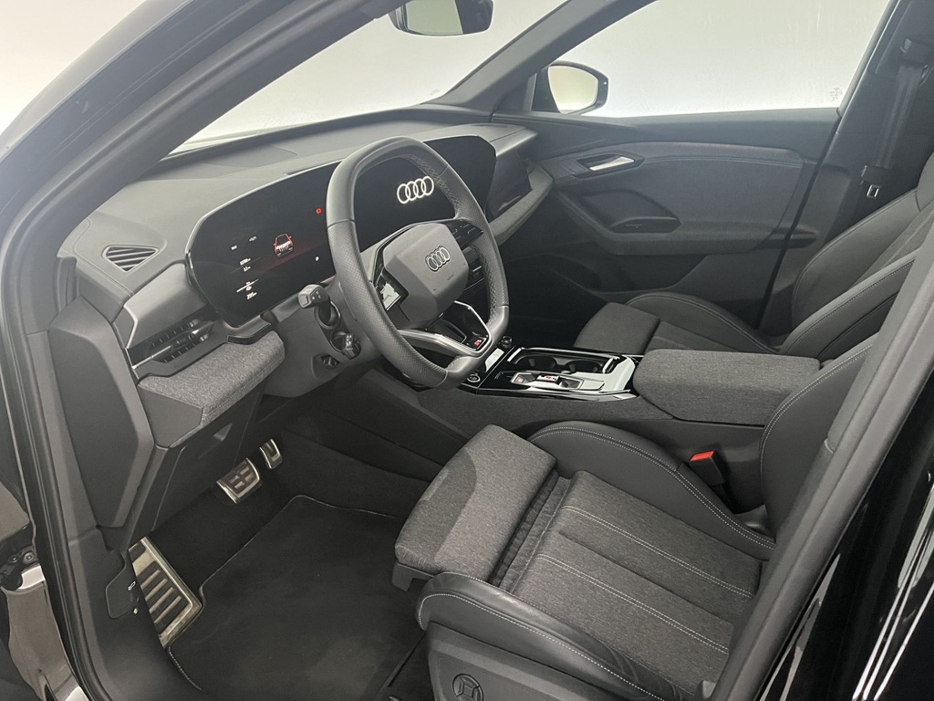 Audi Q6 e-tron S-line Luftfjädring Drag 2025, bild 7/10