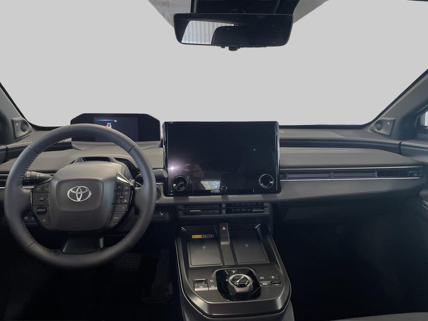 Bild 4 av Toyota bZ4X NYA 73.1 kWh AWD Executive Panorama - Dragkrok