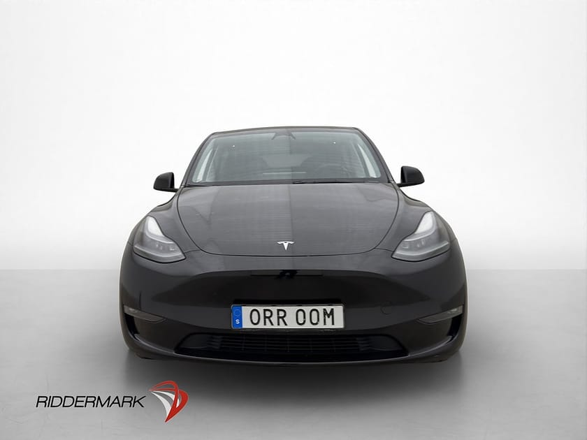 Bild 3 av Tesla Model Y Long Range AWD Svensksåld Panorama MOMS Drag
