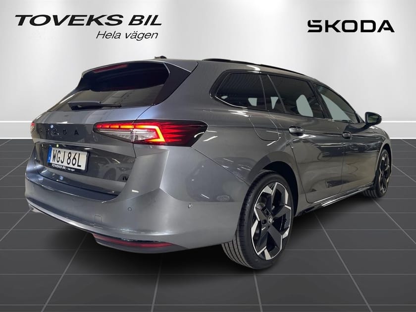 Bild 2 av Škoda Superb iV Kombi COMBI SPORTLINE 1,5 TSI 204 HK 6 VXL DSG