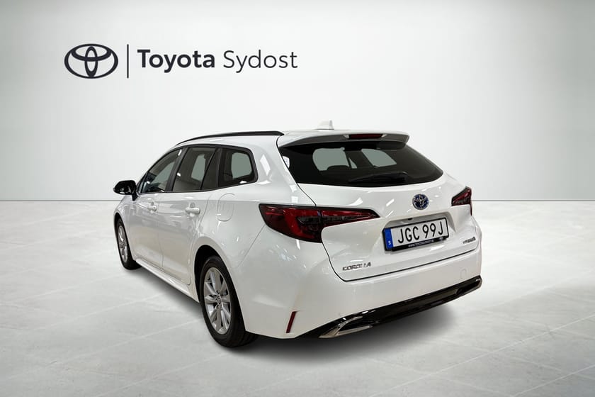Bild 2 av Toyota Corolla Touring Sports Hybrid Active Automat, Backkamera, Adaptiv farthållare, Rattvärme