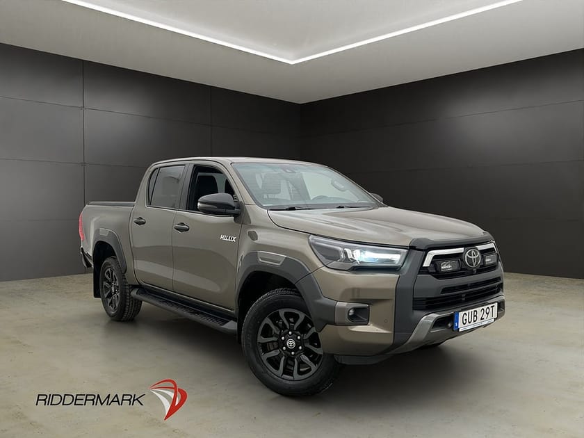 Bild 1 av Toyota Hilux Dubbelhytt Invincible 2.8 4WD Värmare JBL Drag Diff MOMS