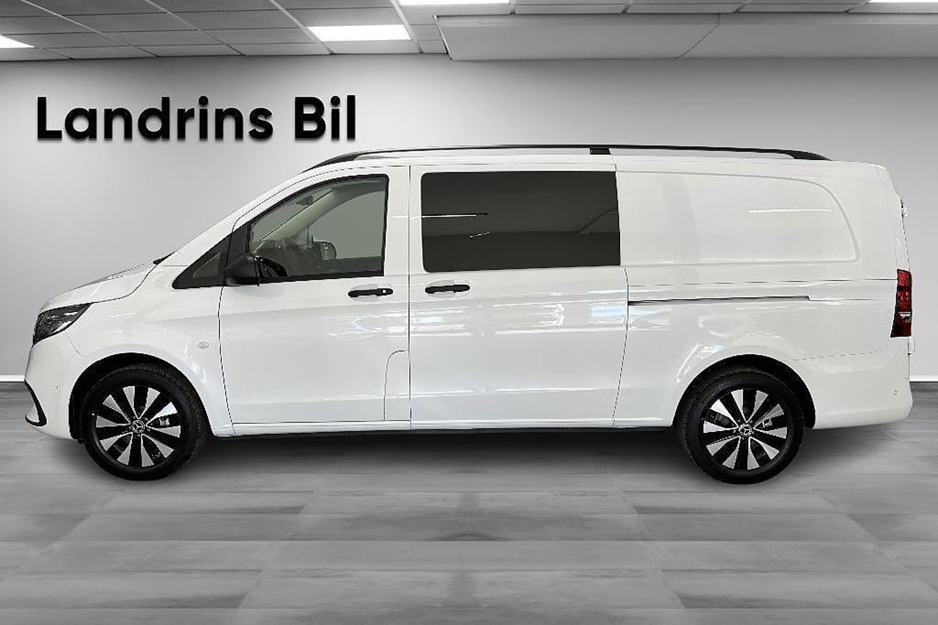 Mercedes-Benz Vito 2026, photo 4/15