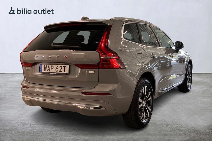 Bild 4 av Volvo XC60 Recharge T6 AWD Core Edition Panorama Dragkrok 360°kam