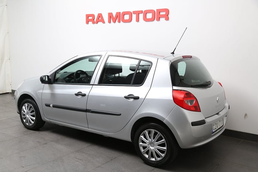 Bild 4 av Renault Clio  Halvkombi 1,6 112hk Automat 5-dörrars Motorv l Nybesik l Ny K-rem