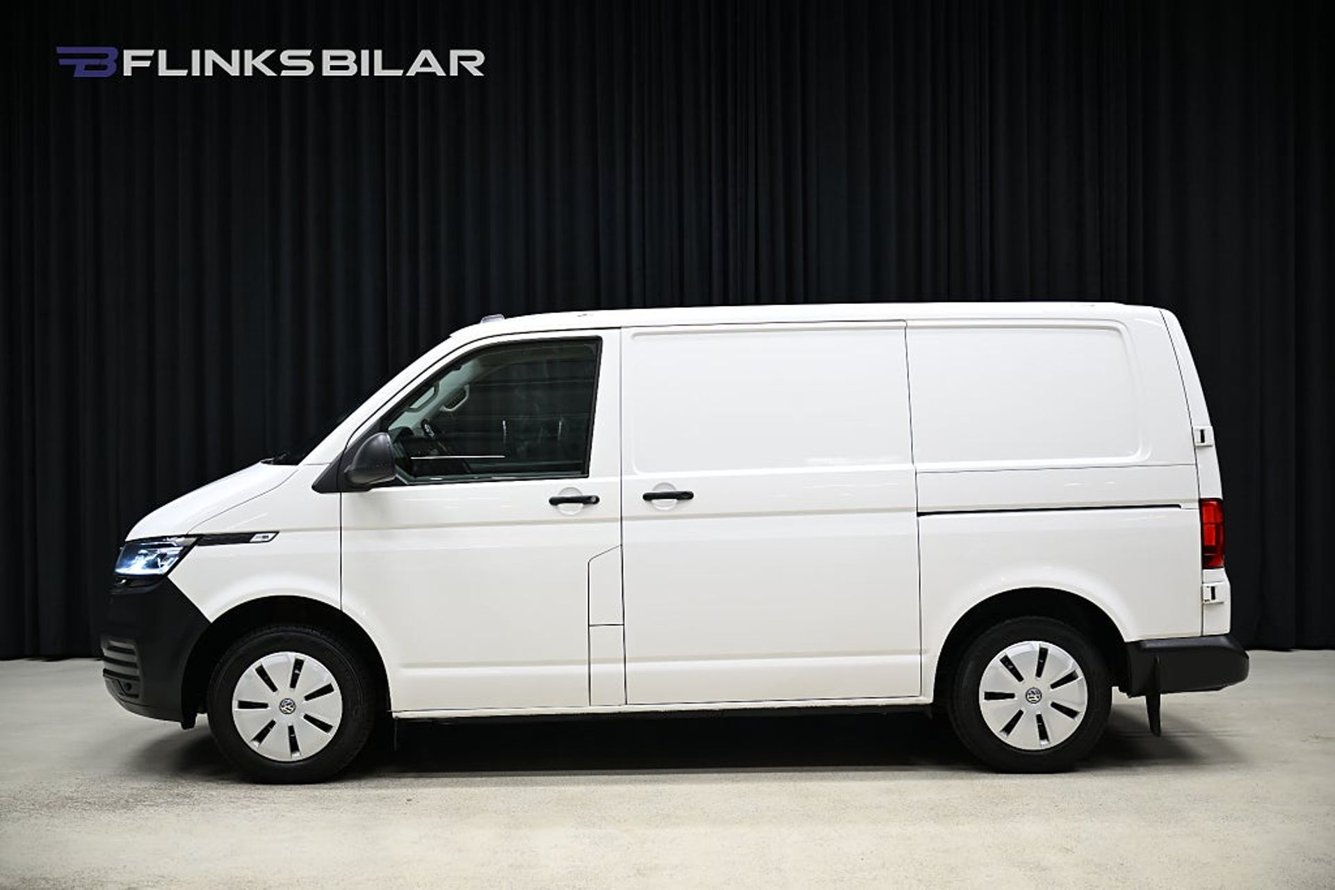 Volkswagen Transporter 2022, photo 2/10