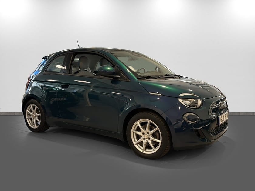 Bild 3 av Fiat 500e 500e 118hk Vinterhjul P-sensor Kamera LADDBOX PÅ KÖPET!