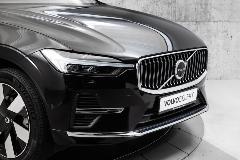 Bilde 2 av Volvo XC60 T8II Ultimate Bright Hengerfeste/360/H&K/El.stol