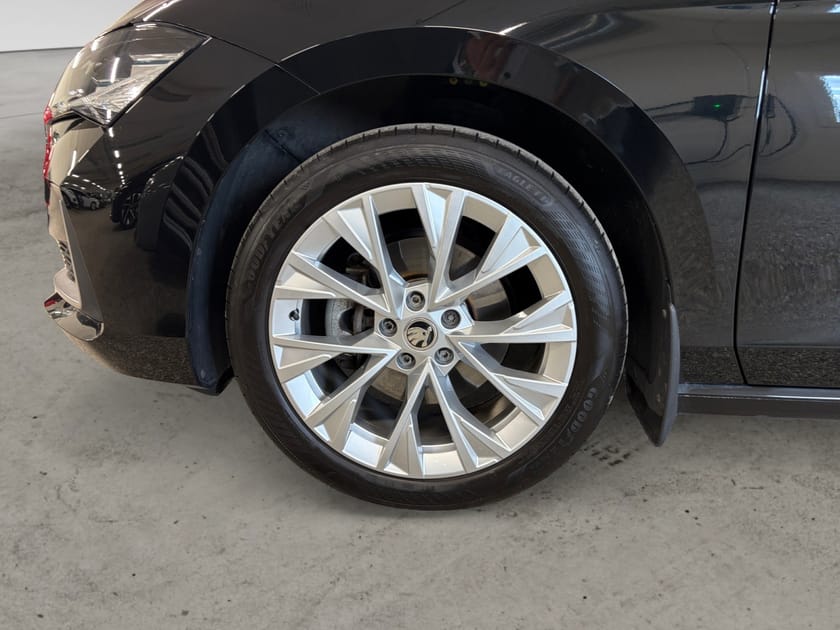 Bild 5 av Škoda Superb Kombi 1,5 TSI 150 HK m-HEV DSG Drag Värm