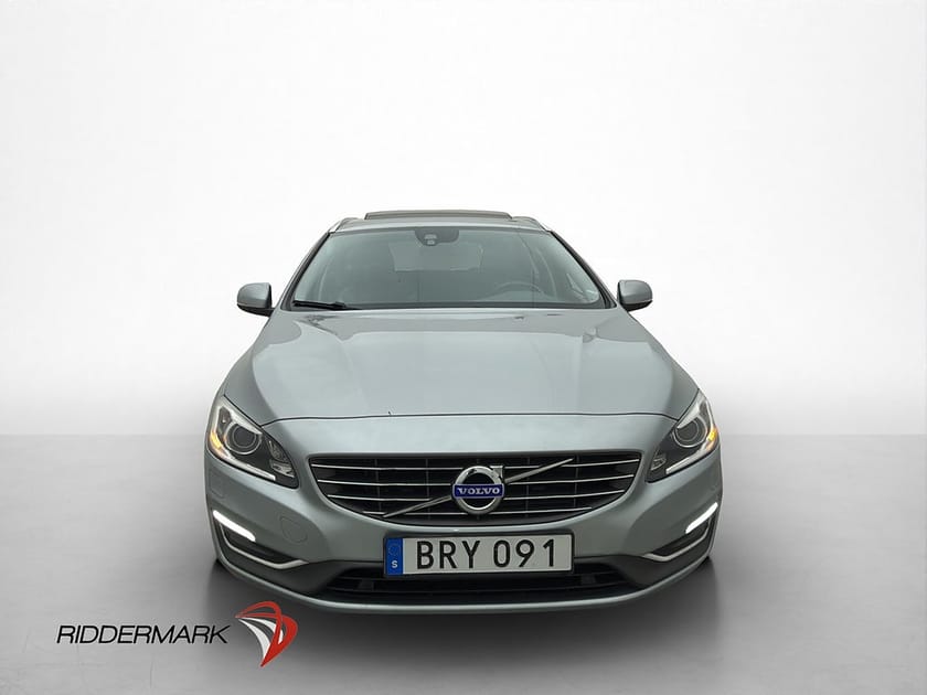 Bild 2 av Volvo V60 D4 Summum Taklucka Skinn Navi Värmare Keyless