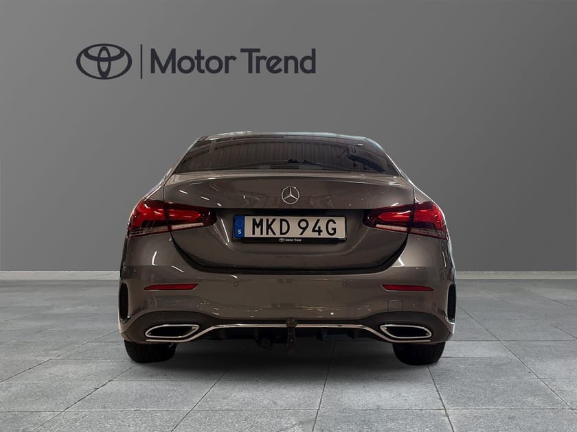 Bild 4 av Mercedes-Benz A 180 Sedan AMG Line Dragkrok Vinterhjul