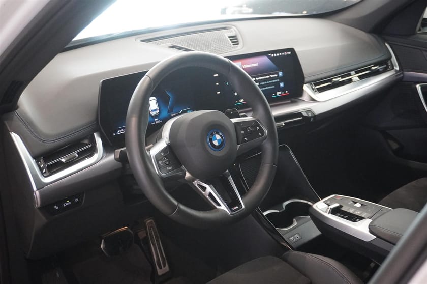 Bild 2 av BMW X1 xDrive25e M-Sport Drag Backkamera Rattvärme