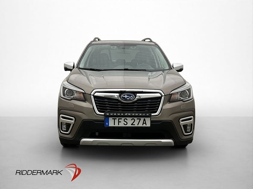 Bild 2 av Subaru Forester e-Boxer Summit H/K M-Värm Pano Kamera Drag