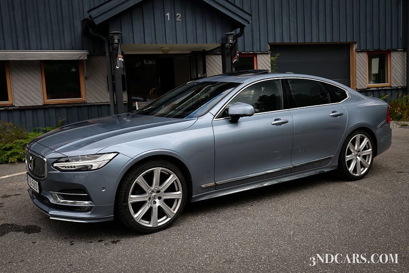 Bild 2 av Volvo S90 D5 AWD Inscription Dragkrok Glastak B&W ljud Euro 6
