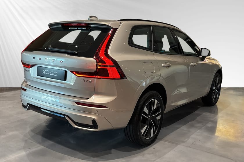 Bild 4 av Volvo XC60 T6 Plug-In Hybrid AWD Plus Nordic Edition KAMANJ | Lagerbil
