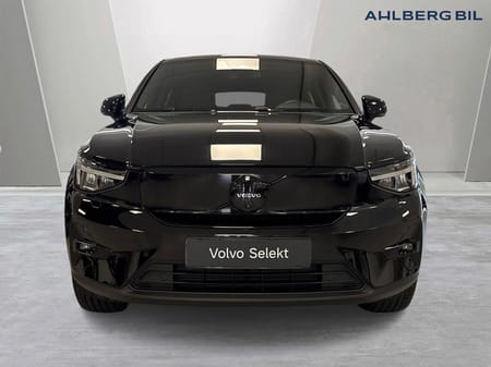 Volvo EC40 Single Motor Extended Range OUTLET - M R Ultra Black Edt⚪️ Parkeringskamera 360, HarmanKardon, Google Maps, Apple Carplay