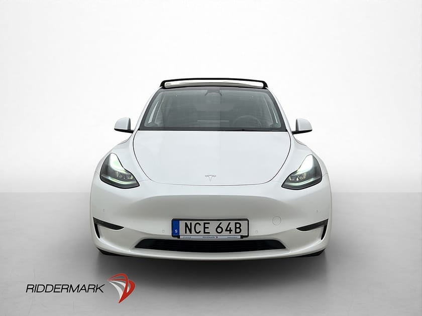 Bild 3 av Tesla Model Y Long Range AWD Dragkrok En-brukare Autopilot