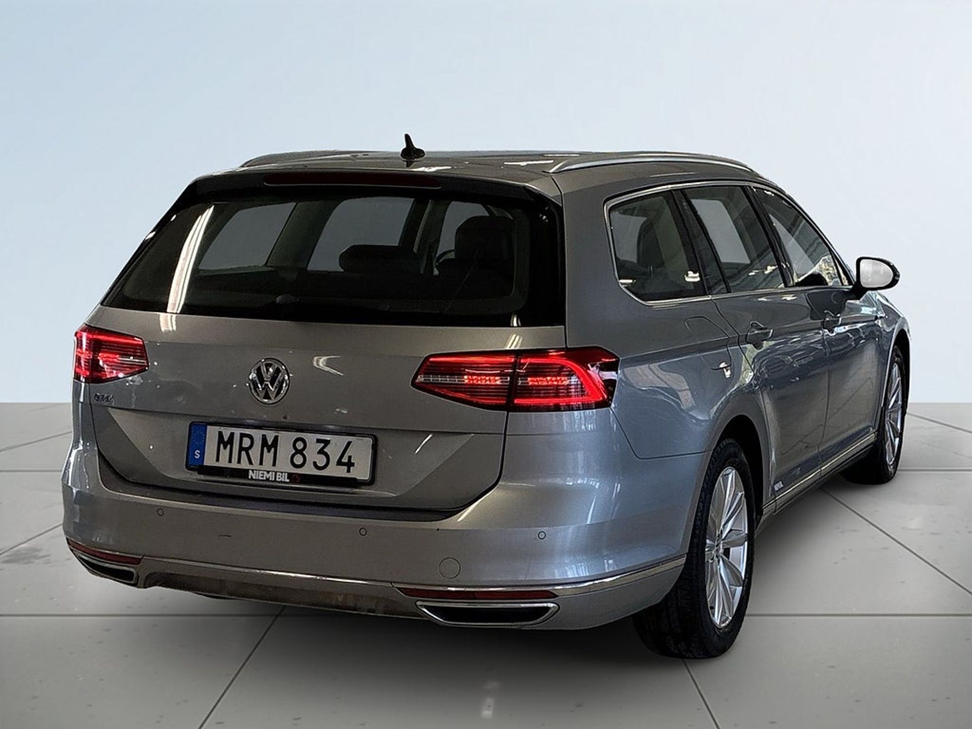 Volkswagen Passat 2018, bild 6/10